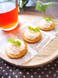 混ぜるだけ！かき氷シロップでいちご風味のレアチーズ