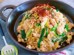 春雨の水戻し不要♪重ねてチンするだけ♪「レンジ de コクうま麻婆春雨」