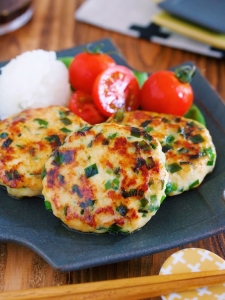 感動のふわふわ食感♪旨味もコクもましまし♪『鶏むね肉 de ニラ味噌チーズつくね』