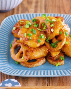 フライパンにおまかせ♪ご飯もお酒もすすむ♪『鶏むね肉とレンコンの重ね焼き〜甘酢照り焼き〜』