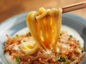 納豆メレンゲの釜玉うどん