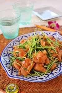 コスパ抜群♪シャキシャキ豆苗と鶏もも肉の中華炒め