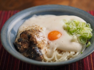 サバ納豆釜玉うどん