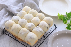 黒豆が余ったら『塩豆ちぎりパン』