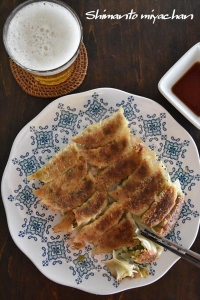 さばの味噌煮缶で♪とろ～りチーズの味噌チーズ餃子