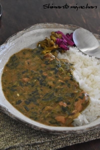 栄養満点！サバ缶とほうれん草のカレー