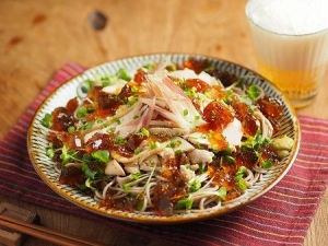 ジュレ蕎麦、手作りサラダチキンのっけ