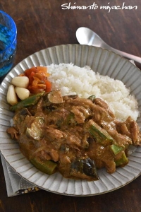 サバ缶で夏野菜カレー