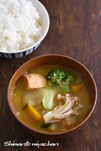 鮭缶とかぼちゃの味噌汁