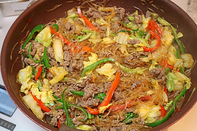 白菜と牛肉の旨辛春雨炒め