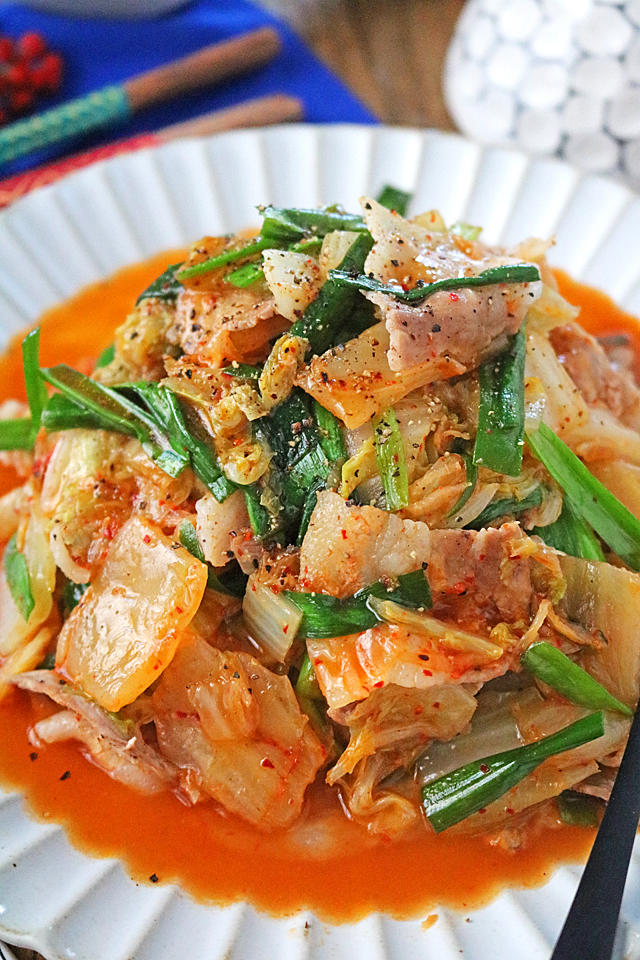 白菜たっぷり豚バラキムチの重ね蒸し