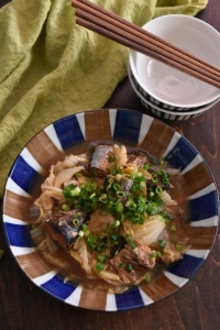 サバ味噌缶と白菜のうまとろ煮