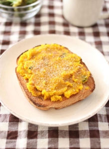 かぼちゃペーストでらくらく朝ごはん！ほっこり「秋味トースト」でビタミンチャージも♪