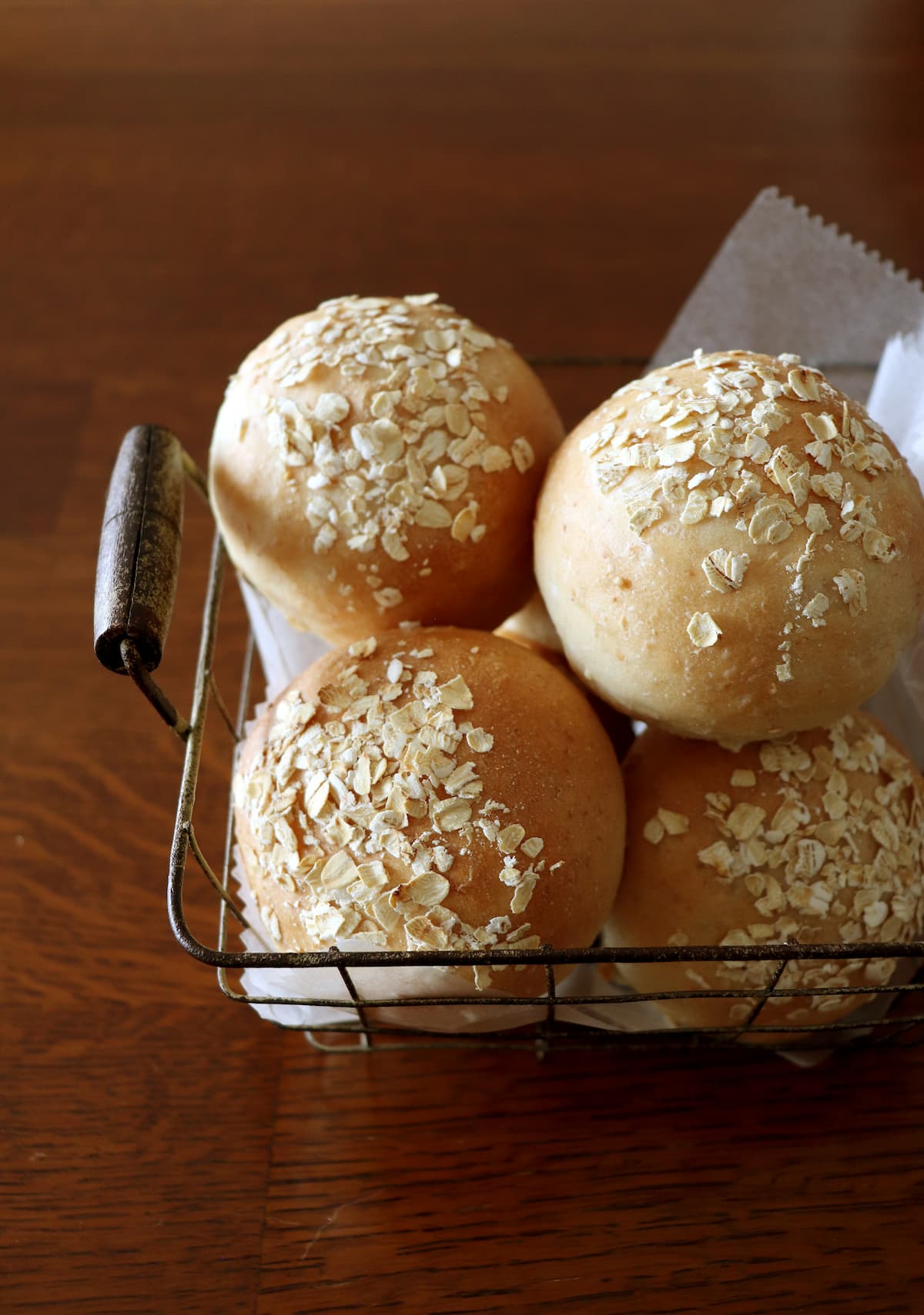 人気のオートミールで作る♪もちもち食感がおいしい「丸パン」レシピ