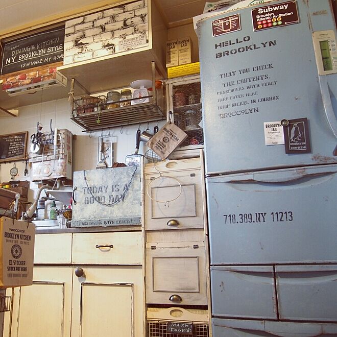 キッチンをおしゃれ空間に♪「冷蔵庫リメイク」に挑戦しよう！