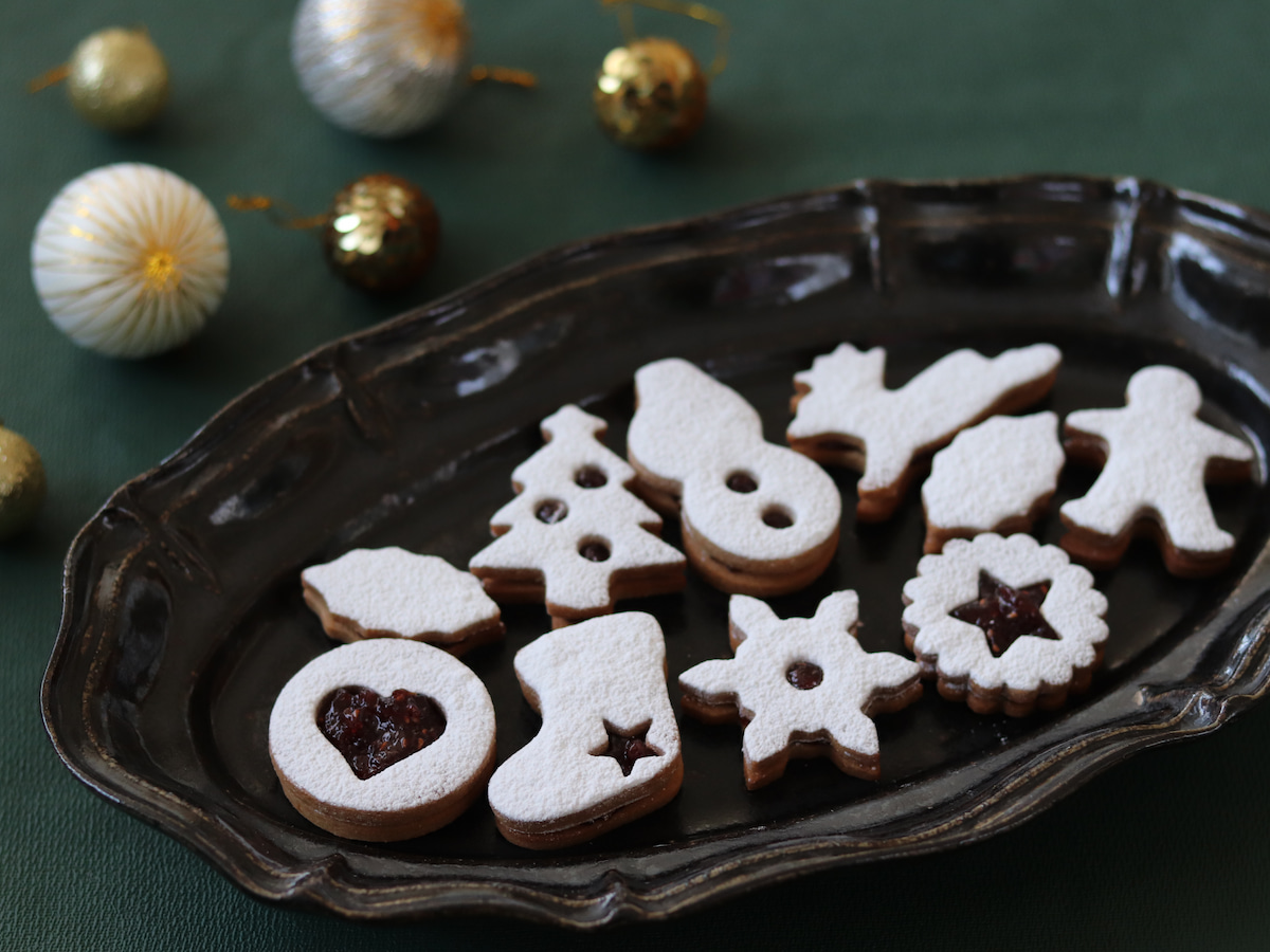 クリスマスに作りたい♪「スパイス香るジャムサンドクッキー」