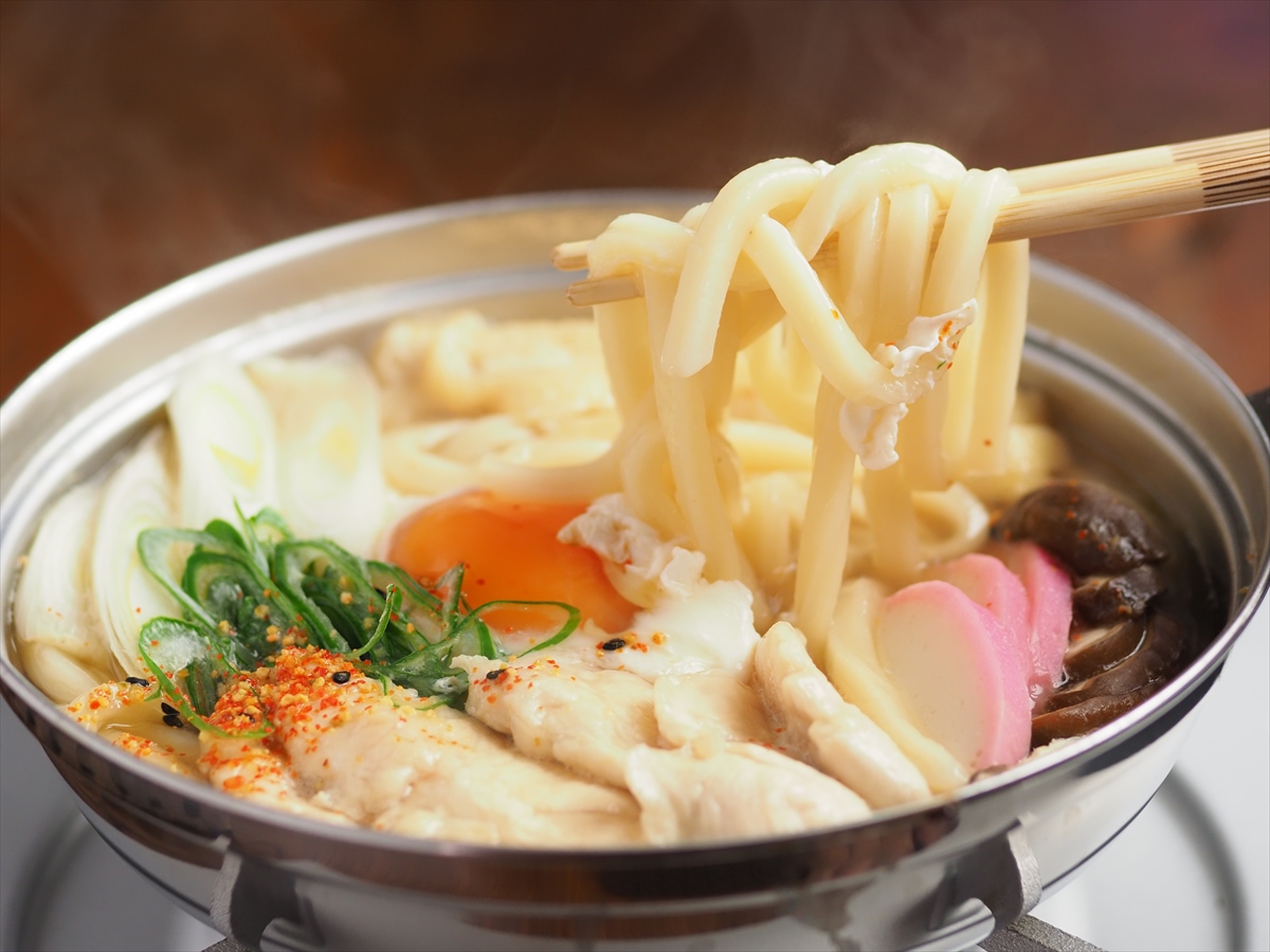 おせちに飽きたら！あっさりおいしい「鶏ささみの鍋焼きうどん」-筋肉