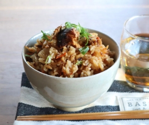 おにぎりから丼まで大活躍！「さば缶で作る簡単ご飯もの」レシピ