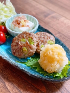 かさ増しできて食感も楽しい！「枝豆ハンバーグ」の作り方