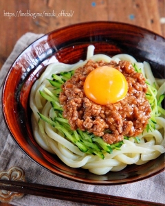 クセになるこってり感！冷凍うどんでかんたん「肉みそうどん」バリエ