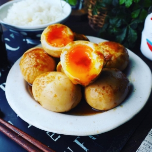 家族から大絶賛！カレー味でご飯にもお酒にもばっちり合う「味付け卵」4選