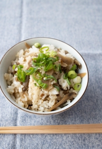 炒めて混ぜるだけ！ガッツリ食べたい「豚バラ混ぜご飯」