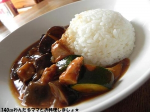 お肉がなくても大丈夫！ツナの旨みたっぷり「夏野菜カレー」