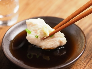 鶏むね肉をつるんとおいしく♪夏にぴったりな食べ方アイデア【節約にも◎】