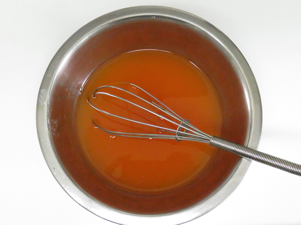 ピリ辛水冷麺：スープ作り