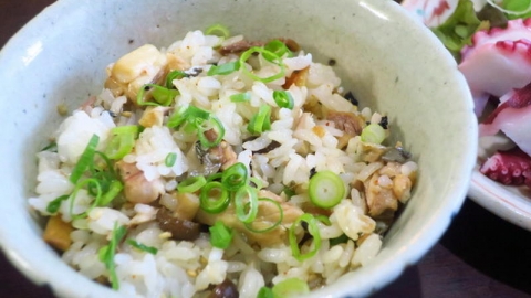 さんまとしめじの混ぜご飯