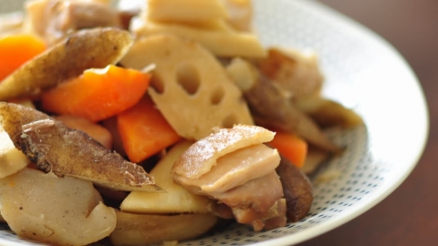 「かつお薫る根菜の煮物」