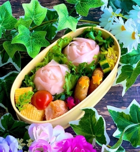 お弁当を華やかに♪「#薔薇おにぎり」でかわいく飾ろう！