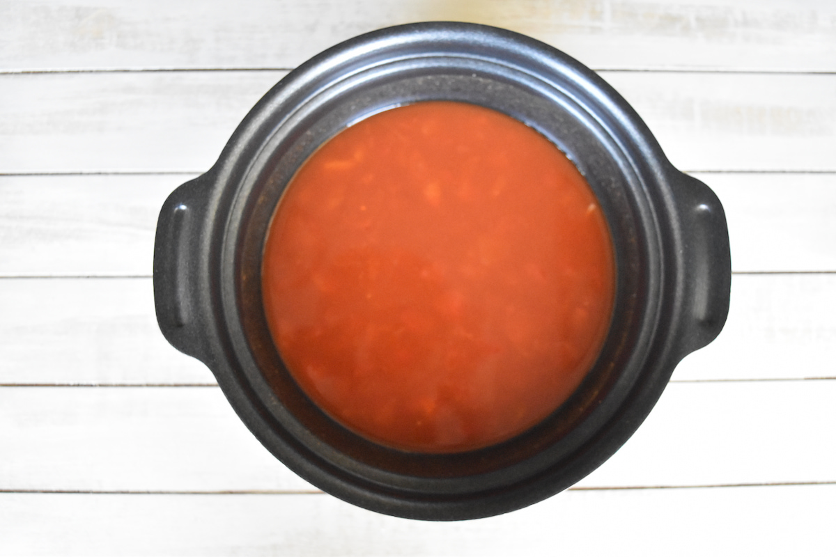 スープの材料を入れる出来上がり(トマト缶でカレー鍋)