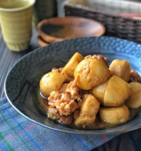 クセになるもっちり感！ご飯によく合う「里芋と鶏肉」おかず