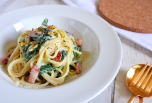 食べ切りにも◎春菊の「クリームパスタ」がおいしい♪