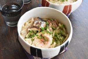 からだの芯まで温まる♪旨味たっぷり！「さばのみそ煮缶で煮込みうどん」