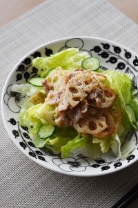 寒い季節でもおいしく食べよう！れんこんのホットサラダ