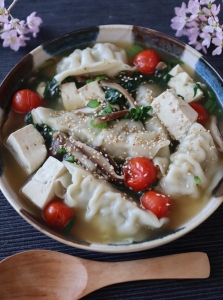 満足感あり！つるんとおいしい「水餃子スープ」