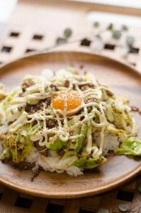 ペロッと完食！満足感ばっちりコク旨「オイマヨ丼」