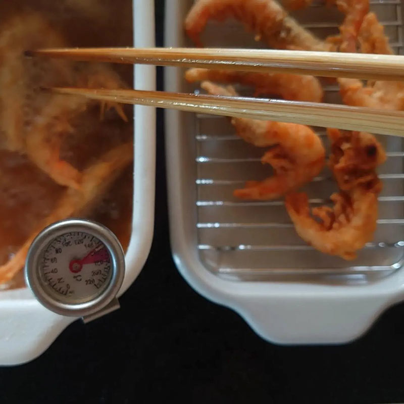 少ない油でカラッと揚がる！インスタグラマーさんも愛用している四角い天ぷら鍋