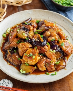 ご飯がすすむ♪「鶏もも肉となす」で作るがっつりメインおかず