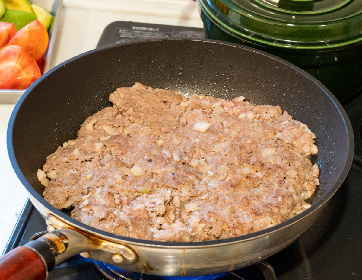 ひき肉とトマトとアボカドのウスターしょうゆ煮作り方
