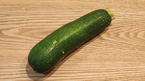 ズッキーニ　青髪のテツ