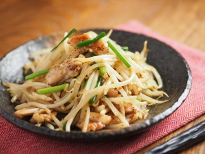 炒め方にコツあり！シャキシャキおいしい「鶏もやし炒め」