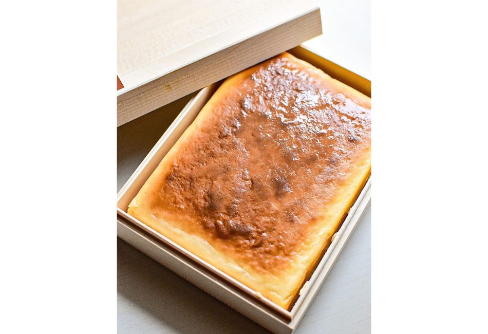 武蔵野茶房 特製焼チーズケーキ【木箱入】（2020年総合大賞）