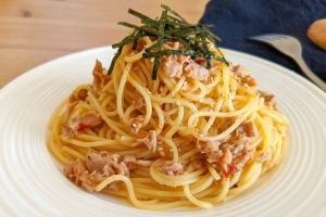 旨味たっぷり！にんにくが食欲そそる「絶品ツナパスタ」