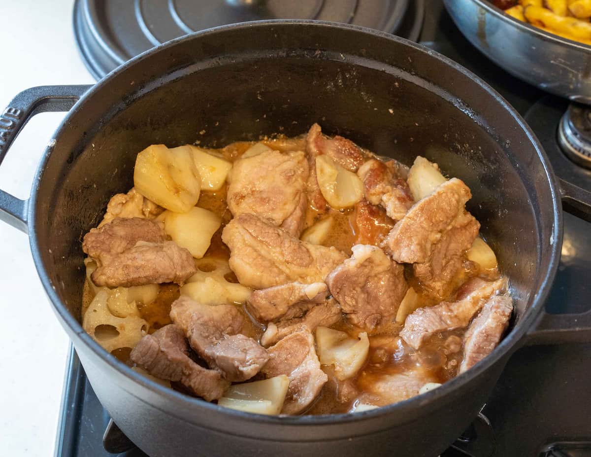 豚肉とれんこんのバルサミコ醤油煮作り方
