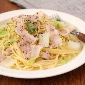 電子レンジにおまかせ♪旨味たっぷりな「豚バラ肉」を使ったパスタ