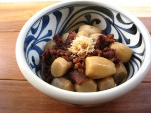 旨味たっぷり♪ご飯がすすむ「牛肉と里芋」の煮物レシピ