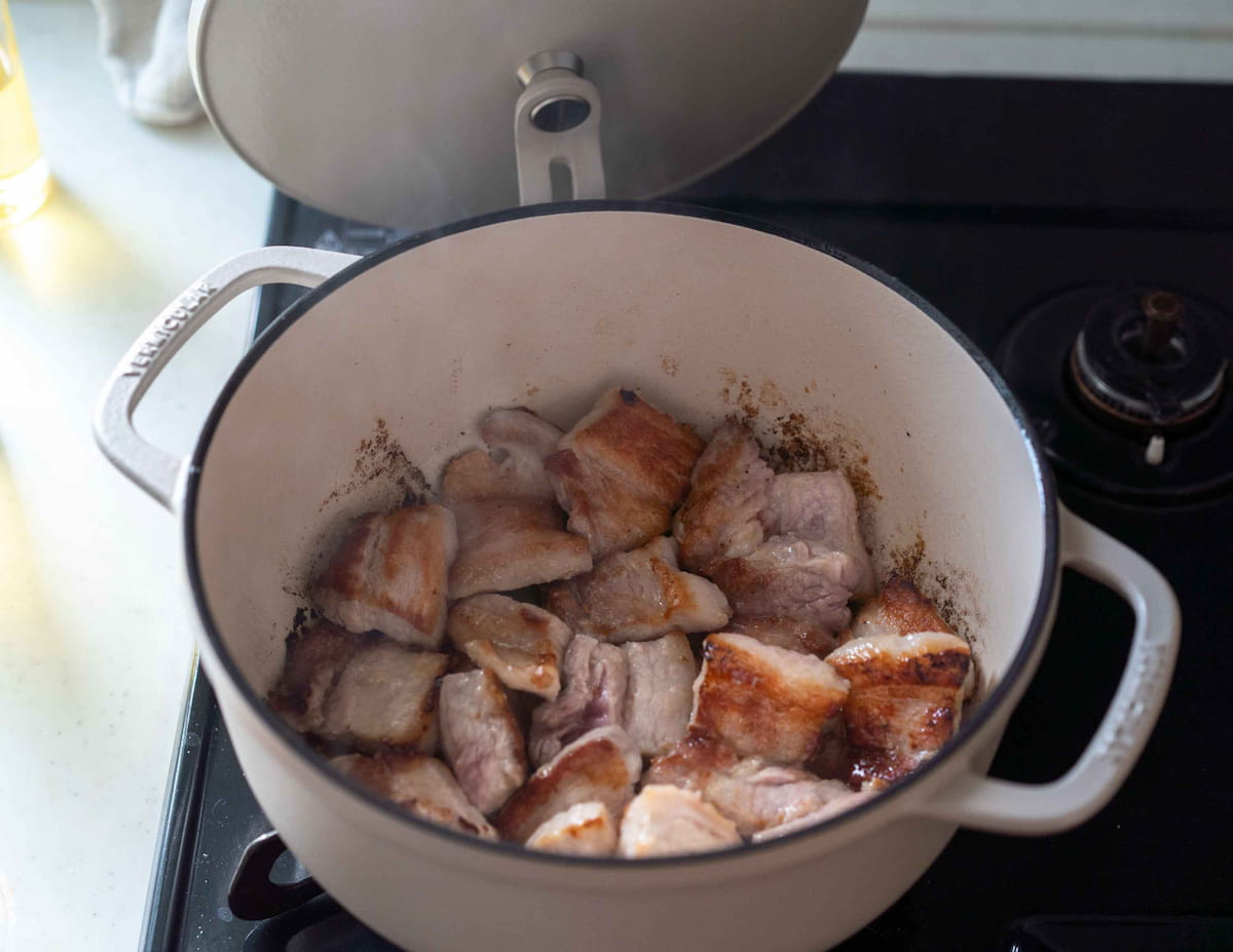 豚バラ肉とじゃがいものみそキムチ煮作り方